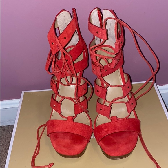 Micheal Kors heels with lace - Picture 1 of 5